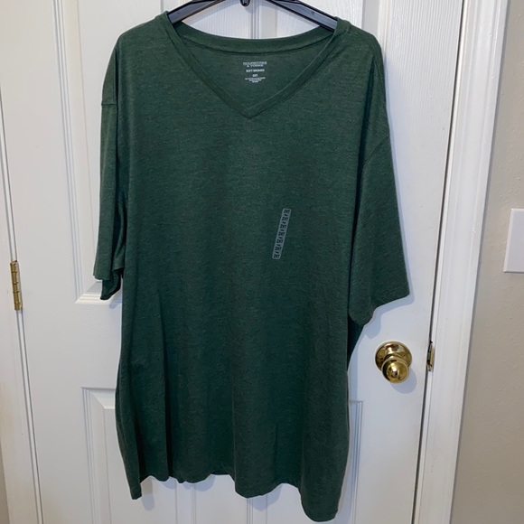 Men’s Roundtree & Yorke Soft Washed  Tee Shirt V neck size 2XT Big and Tall NWT - Picture 1 of 7